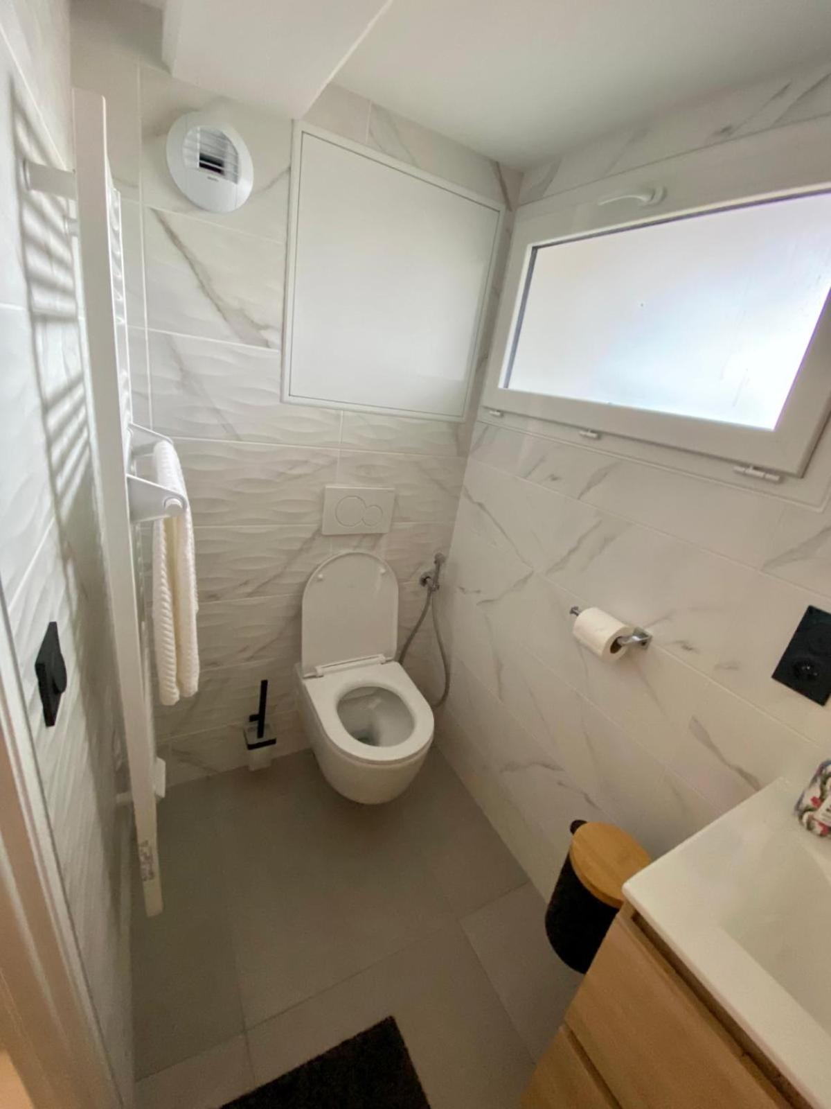 Studio Chez L'Habitant Avec Piscine Commune Grieges Zewnętrze zdjęcie