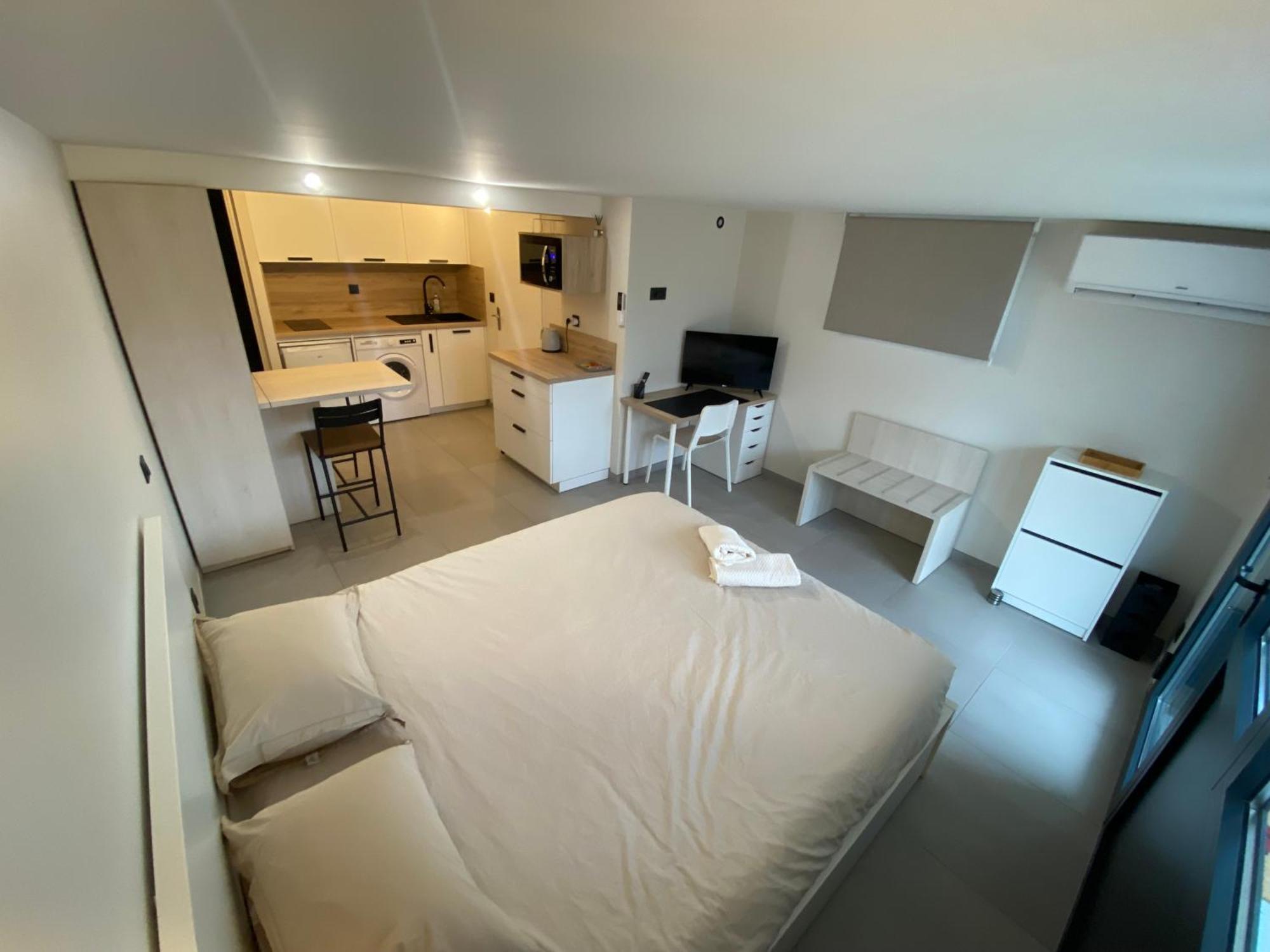 Studio Chez L'Habitant Avec Piscine Commune Grieges Zewnętrze zdjęcie